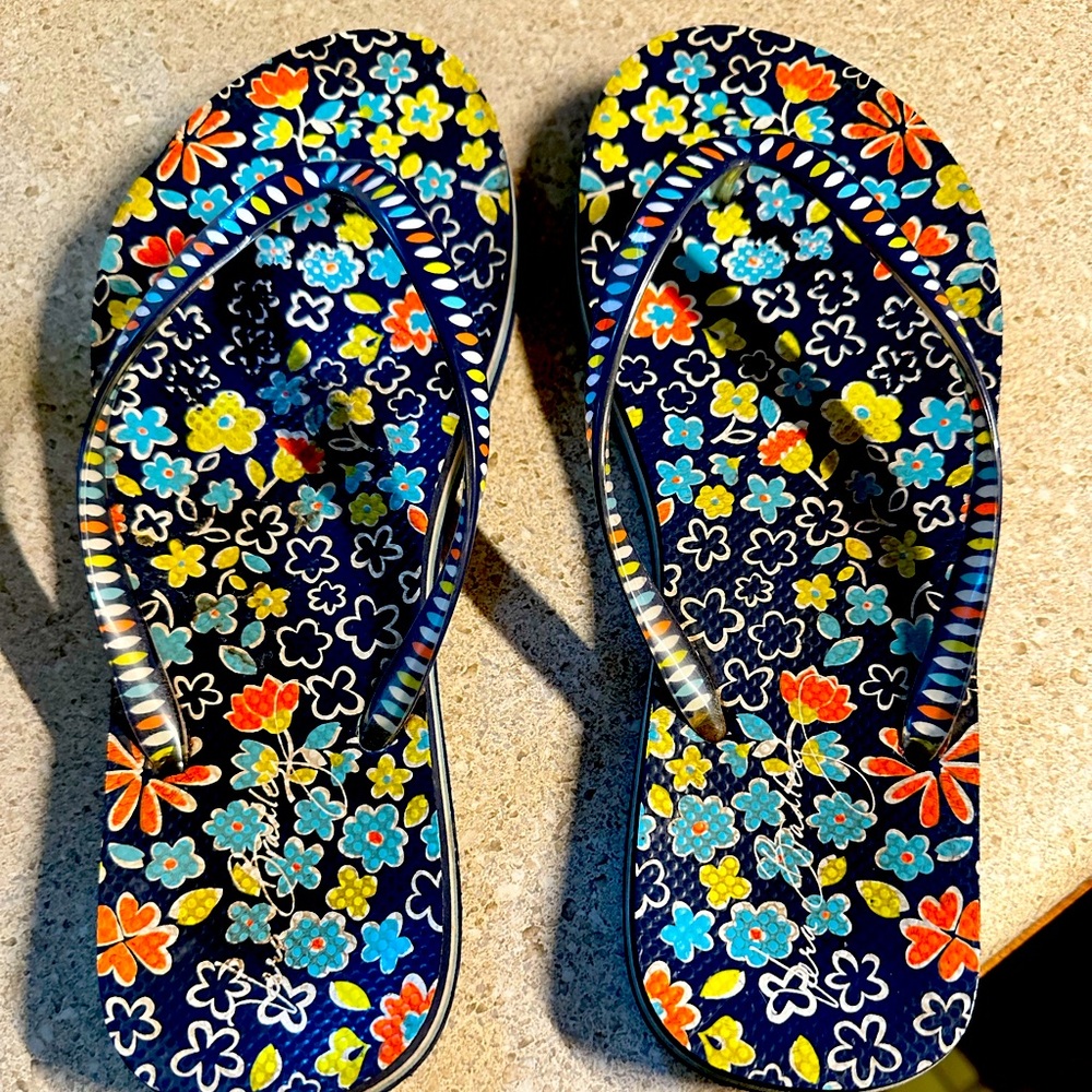 Flip Flops. Vera Bradley. Size 7. Gently used